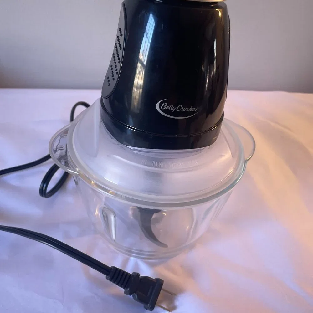 Betty Crocker 4-cup glass food chopper - Picture 2 of 10